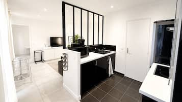 Deluxe Apartment | Private kitchen