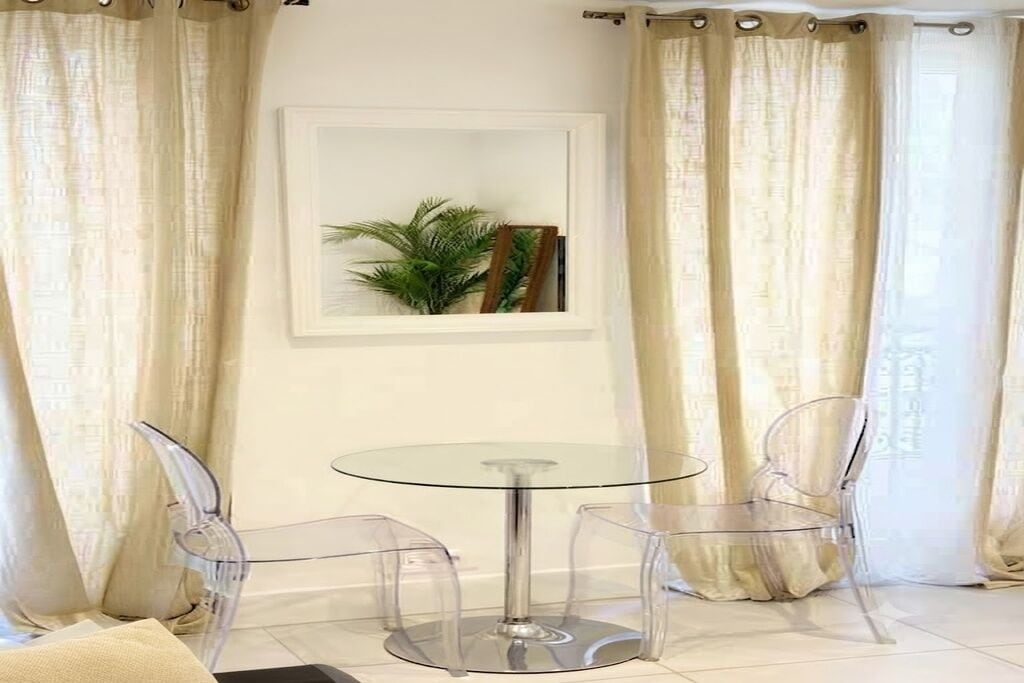 Deluxe Apartment | Living area