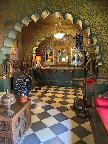 Hotel Bhairon Vilas Bikaner