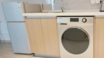Economy Condo, 2 Bedrooms, Non Smoking | Private kitchen