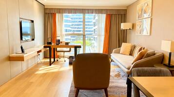Superior Suite, 2 Bedrooms, Non Smoking, Kitchenette | Living area