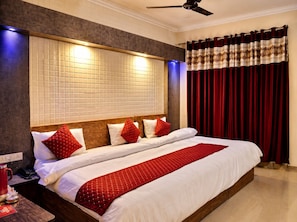 Deluxe Room | In-room safe, WiFi (free) - Hotel Maa Rudrani By TCD Hotels (Katra)