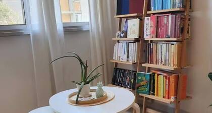 Tranquil 1-bedroom apartment with AC in vibrant Tel Aviv-Yafo
