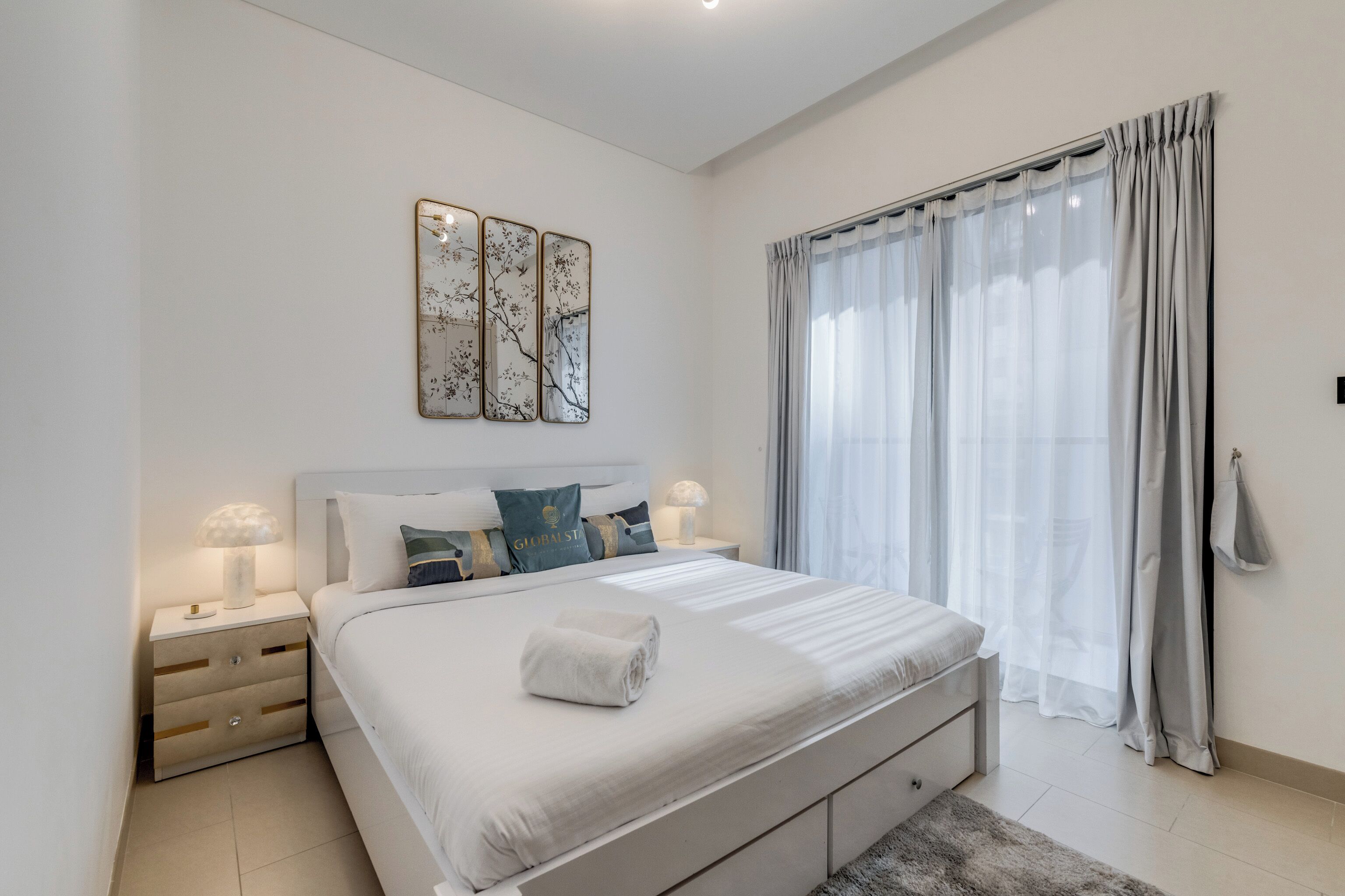 Apartamento Deluxe, 1 habitación, balcón, vistas a la ciudad | Escritorio, tabla de planchar con plancha, wifi gratis