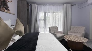 Executive Double Room, Balcony | Desk, iron/ironing board (on request), WiFi (free)