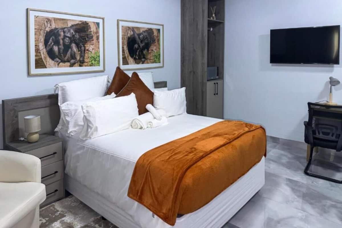 Habitación doble Deluxe, balcón, vista al jardín | Escritorio, tabla de planchar con plancha y wifi gratis
