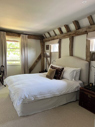 Stunning Luxury Barn Conversion in Surrey.
