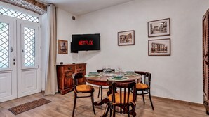 Dining - GuestHost - Iglesias Modern Apartment (sleeps 4) (Iglesias)
