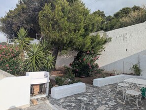 Outdoor dining - Casa Merla, terrace with a view of the sea (San Menaio)
