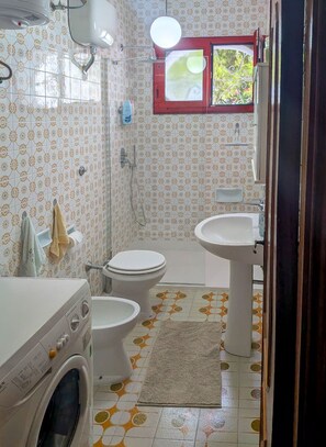 Bathroom - Casa Merla, terrace with a view of the sea (San Menaio)