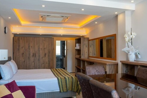 Velaris Boutique Hotel