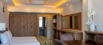 Velaris Boutique Hotel