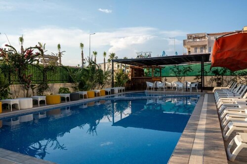 Velaris Boutique Hotel
