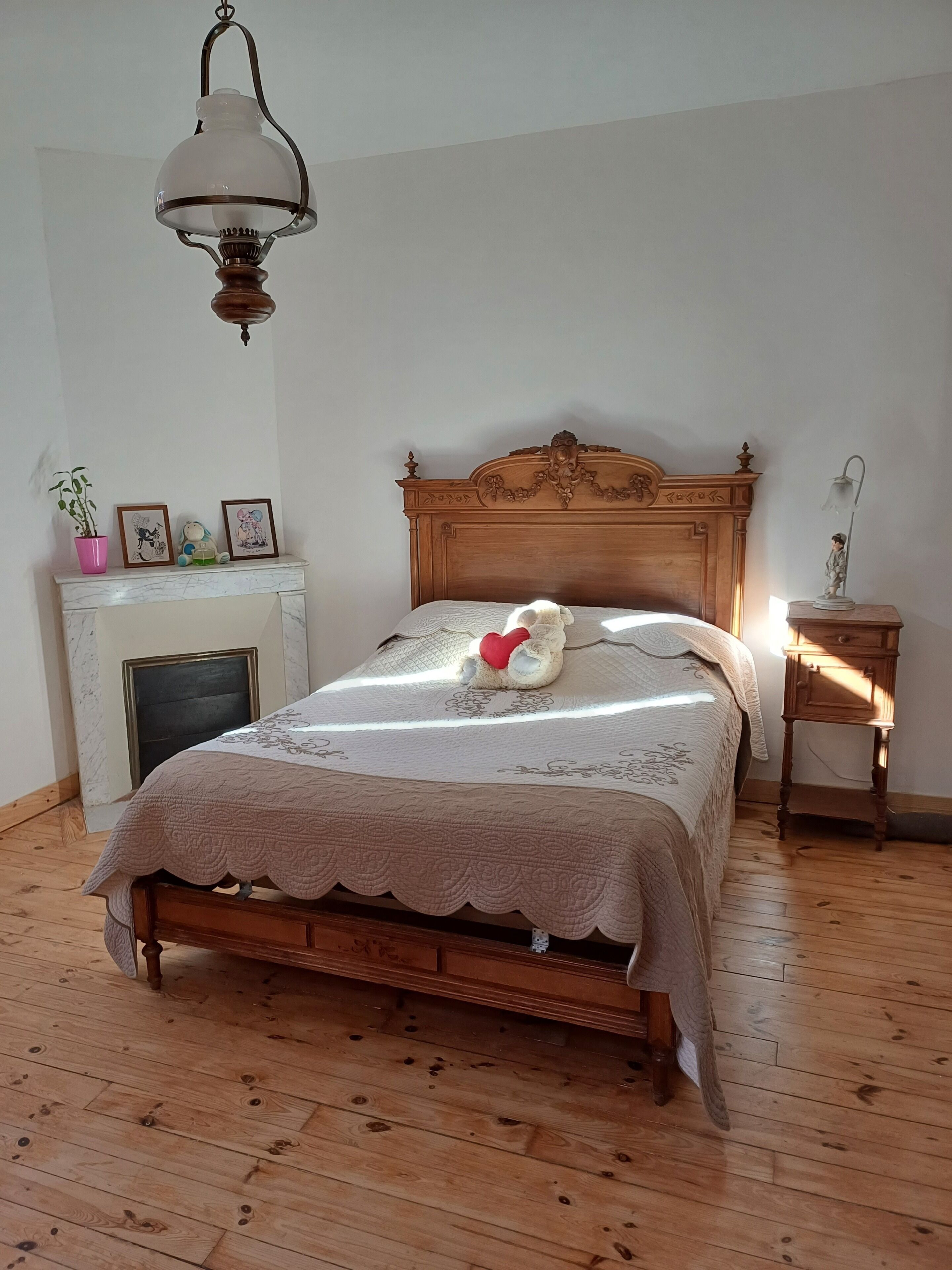 Escritorio, decoración personalizada y ropa de cama 