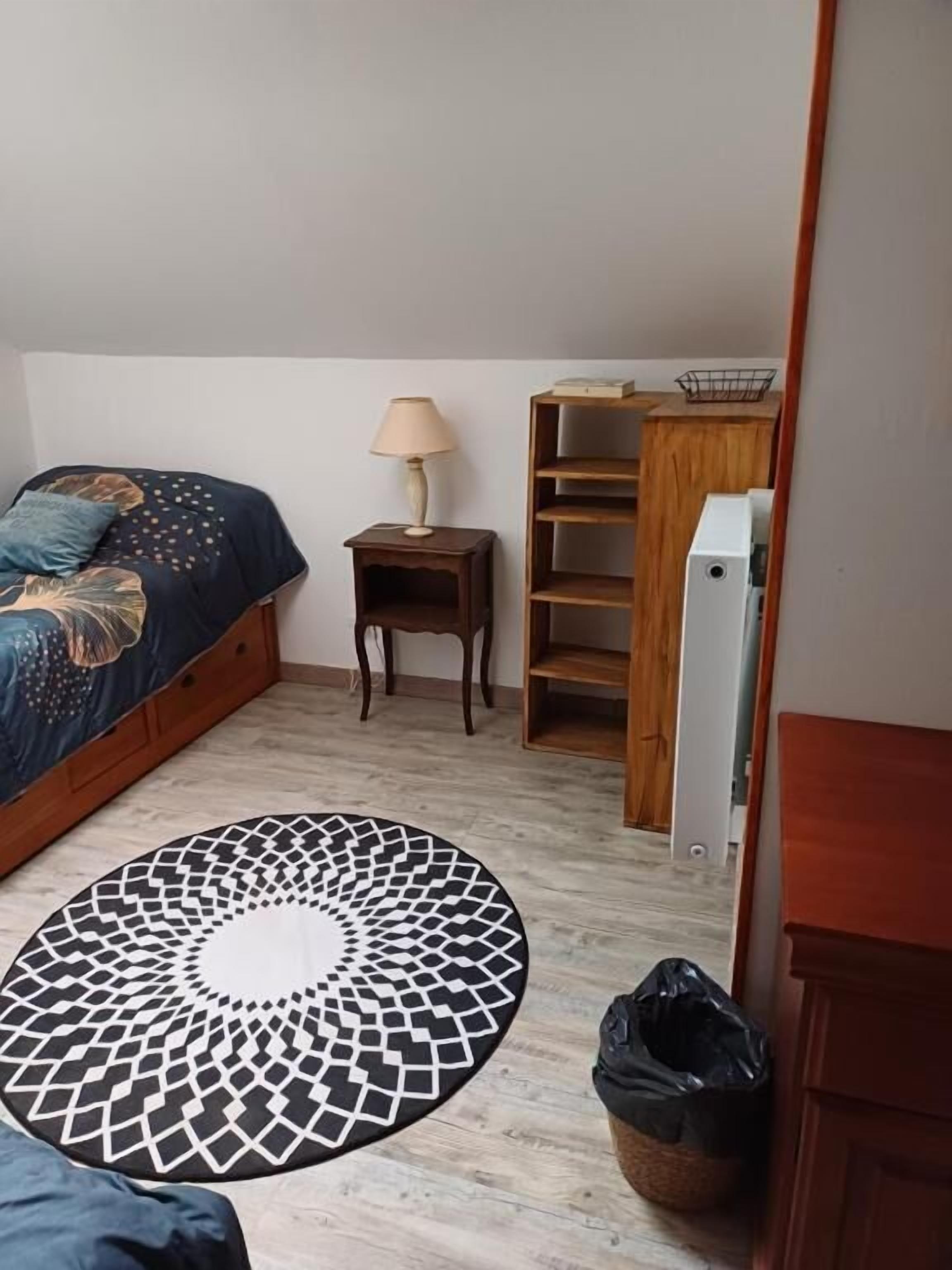Escritorio, decoración personalizada y ropa de cama 