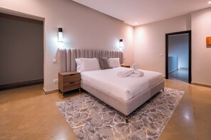 2 bedrooms, iron/ironing board, Internet, bed sheets