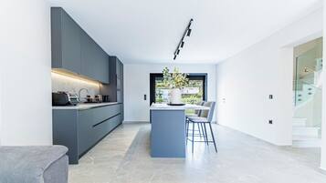 Luxury Villa, Sea View | Private kitchen