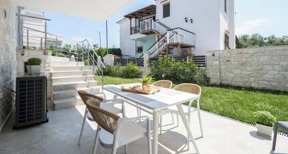 Diomedes Villas in Skioni