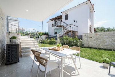 Diomedes Villas in Skioni
