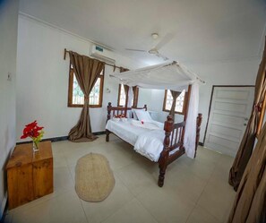 Free WiFi, individually furnished, bed sheets - Mangapwani Beach Villa (Mangapwani)
