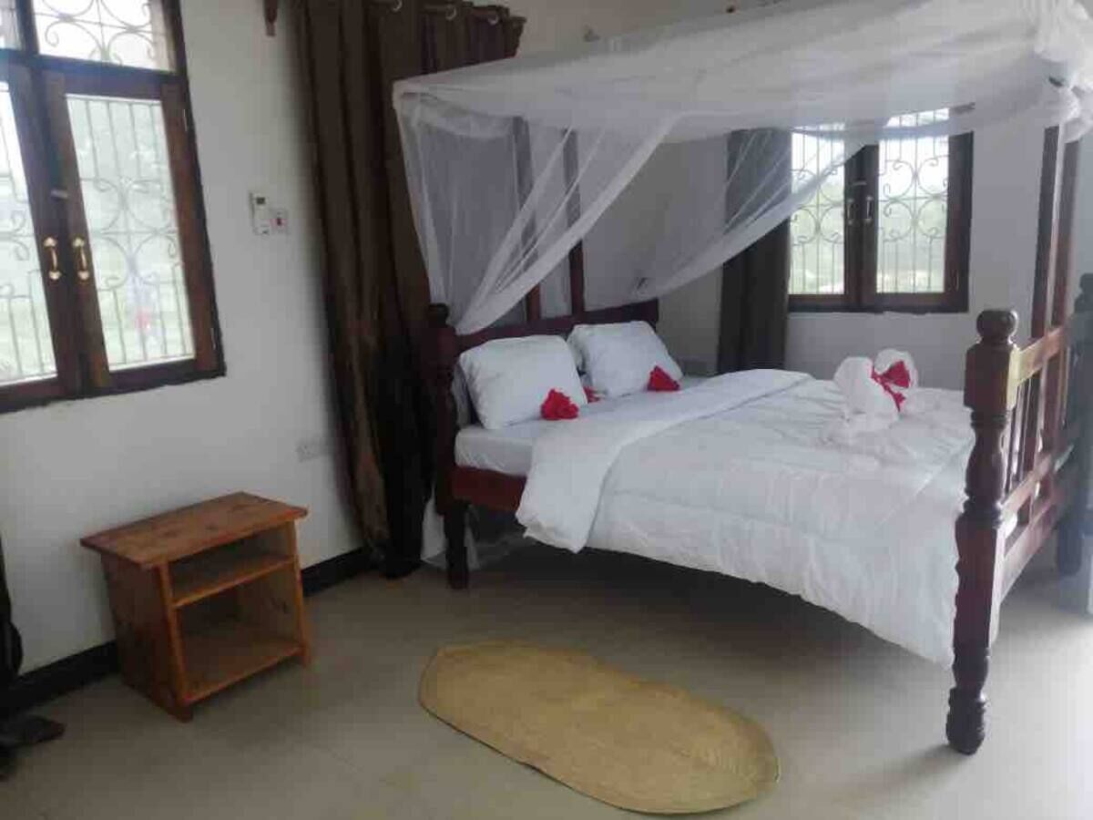 Chambre Double Classique, vue jardin | Salle de bain