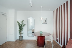Estudio, 1 cama de matrimonio grande | Zona de estar