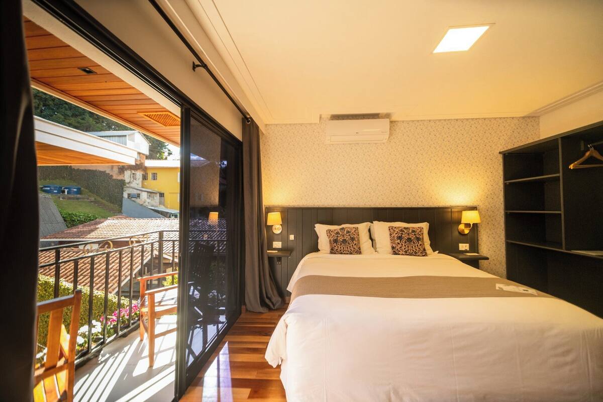 Standard Double Room, Lanai, Garden View | Meja, seterika/papan seterika, katil bayi/kot (surcaj), Wi-fi percuma 