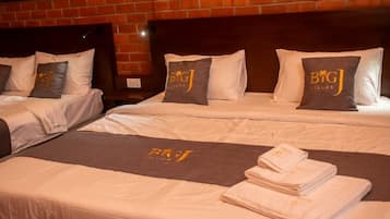 Minibar, wifi gratis y ropa de cama