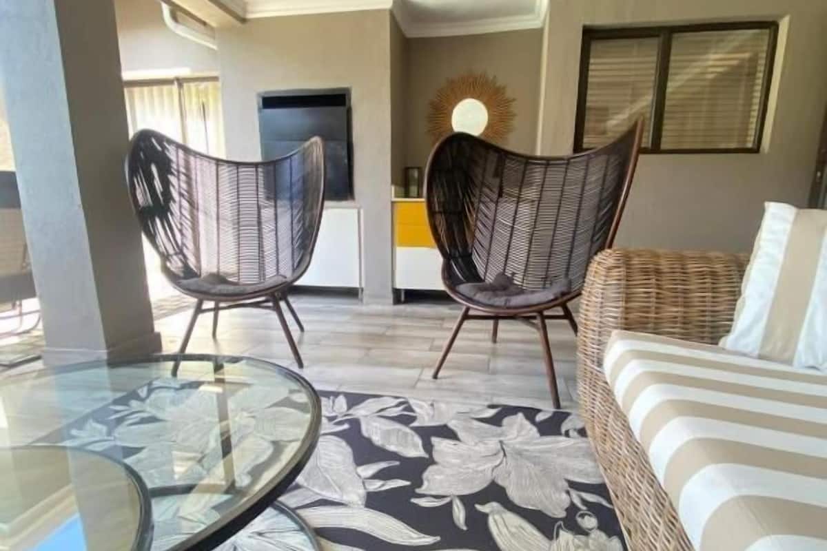 Casa, patio, vistas al jardín | Zona de estar