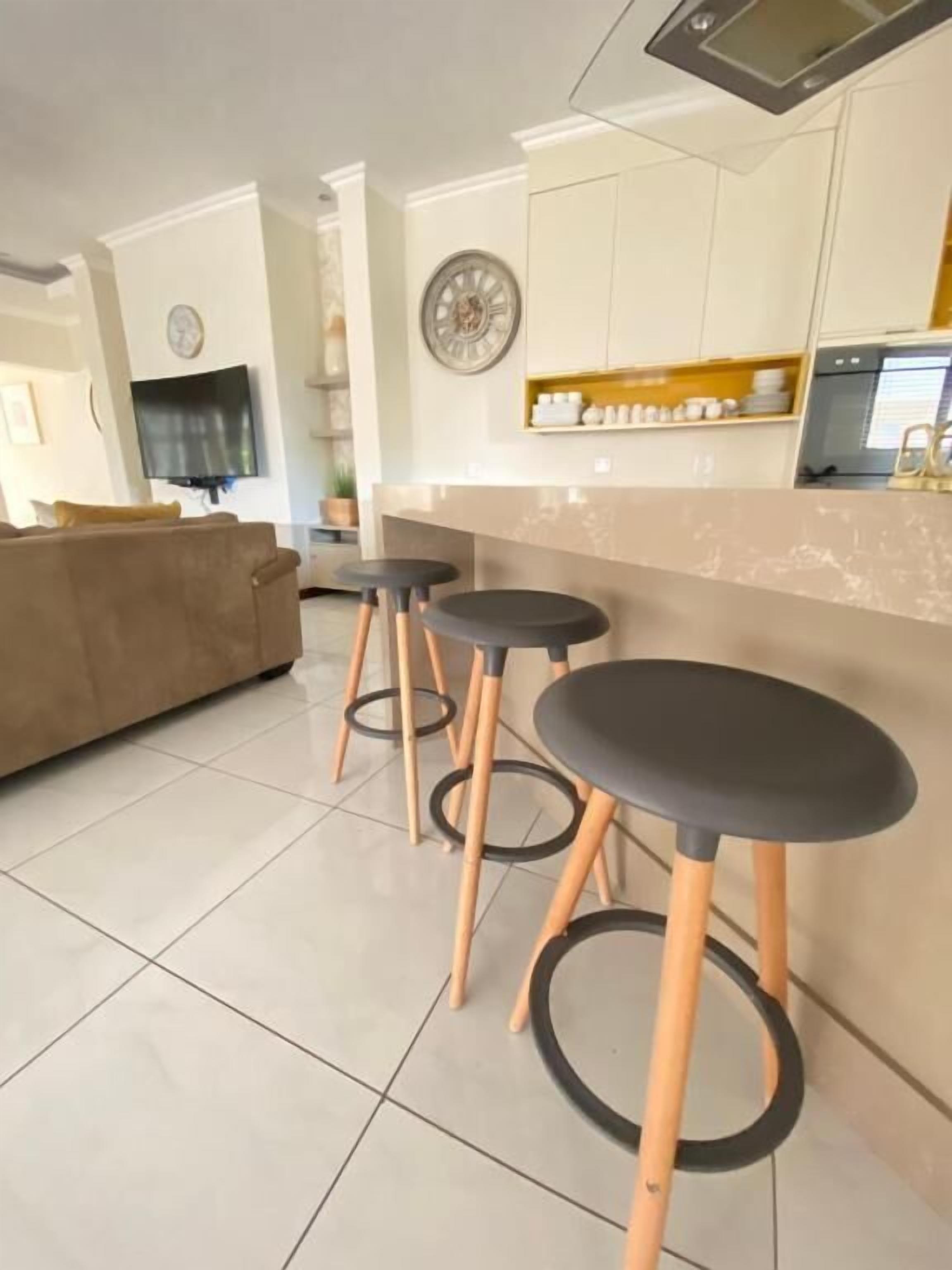 Huis, terras, uitzicht op tuin | Dineren
