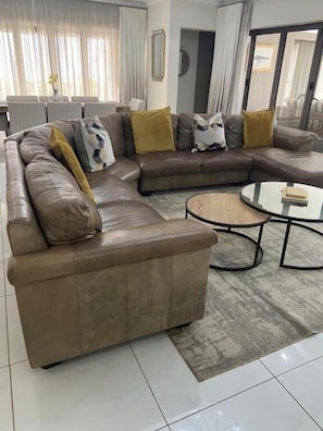 House, Patio, Garden View | Living area