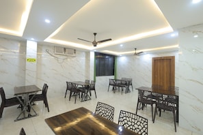 Dining - Hotel Hill View (HARIDWAR)