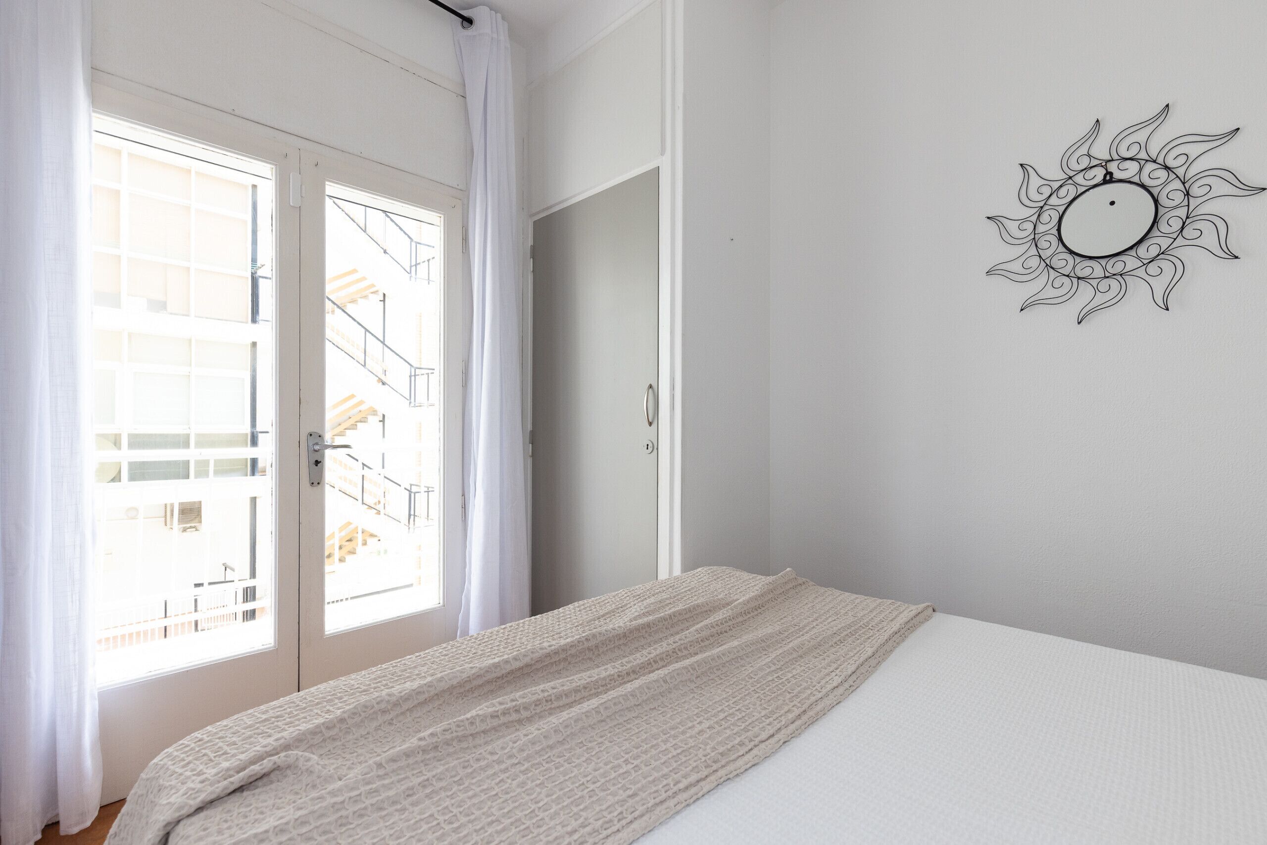 2 bedrooms, iron/ironing board, bed sheets