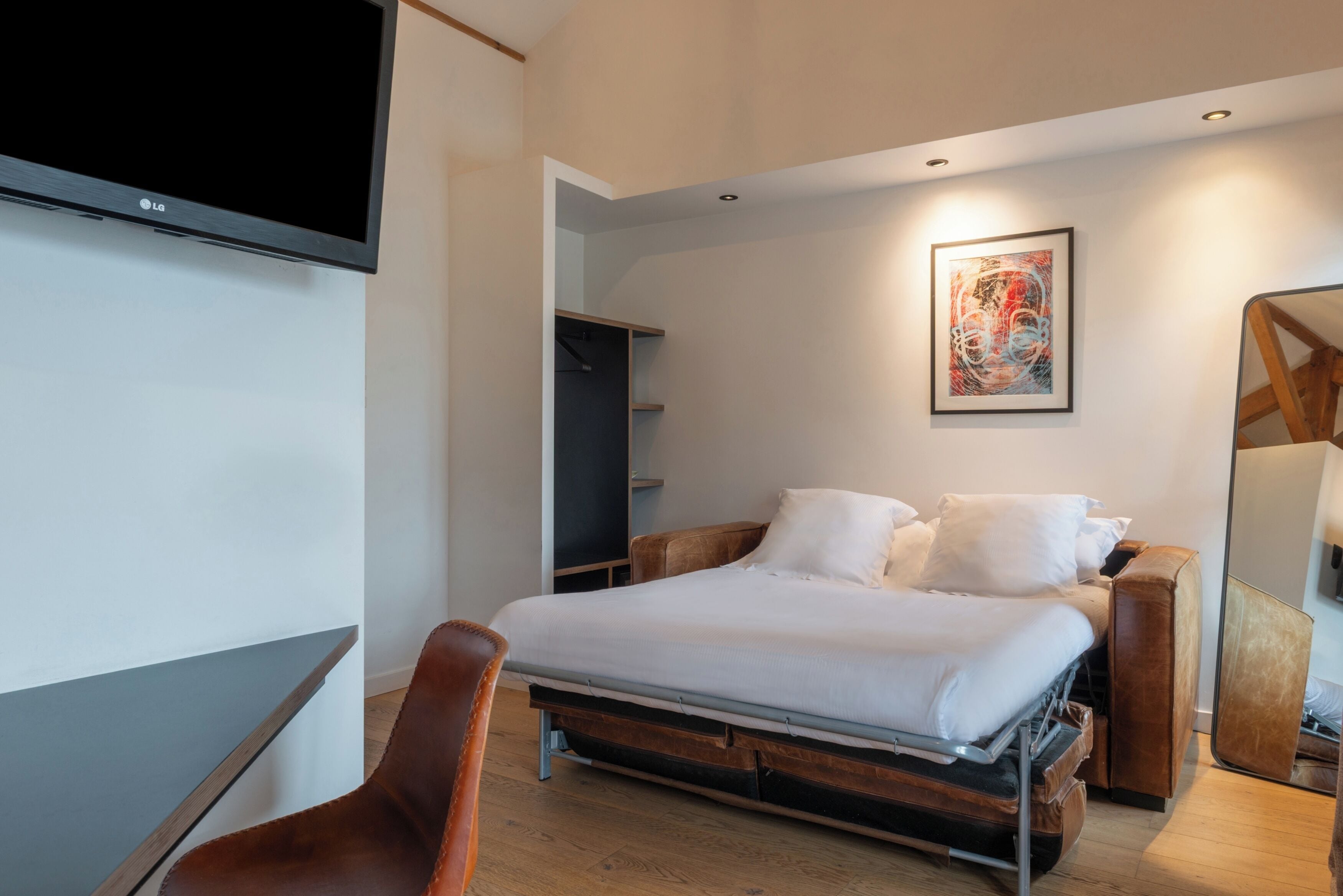 Superior Family Room | In-room safe, soundproofing, WiFi (free), bed sheets