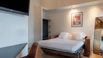 Superior Family Room | In-room safe, soundproofing, WiFi (free), bed sheets