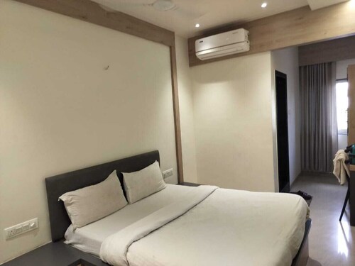 Hotel Radhika