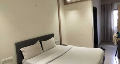Hotel Radhika