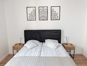 1 bedroom, iron/ironing board, bed sheets