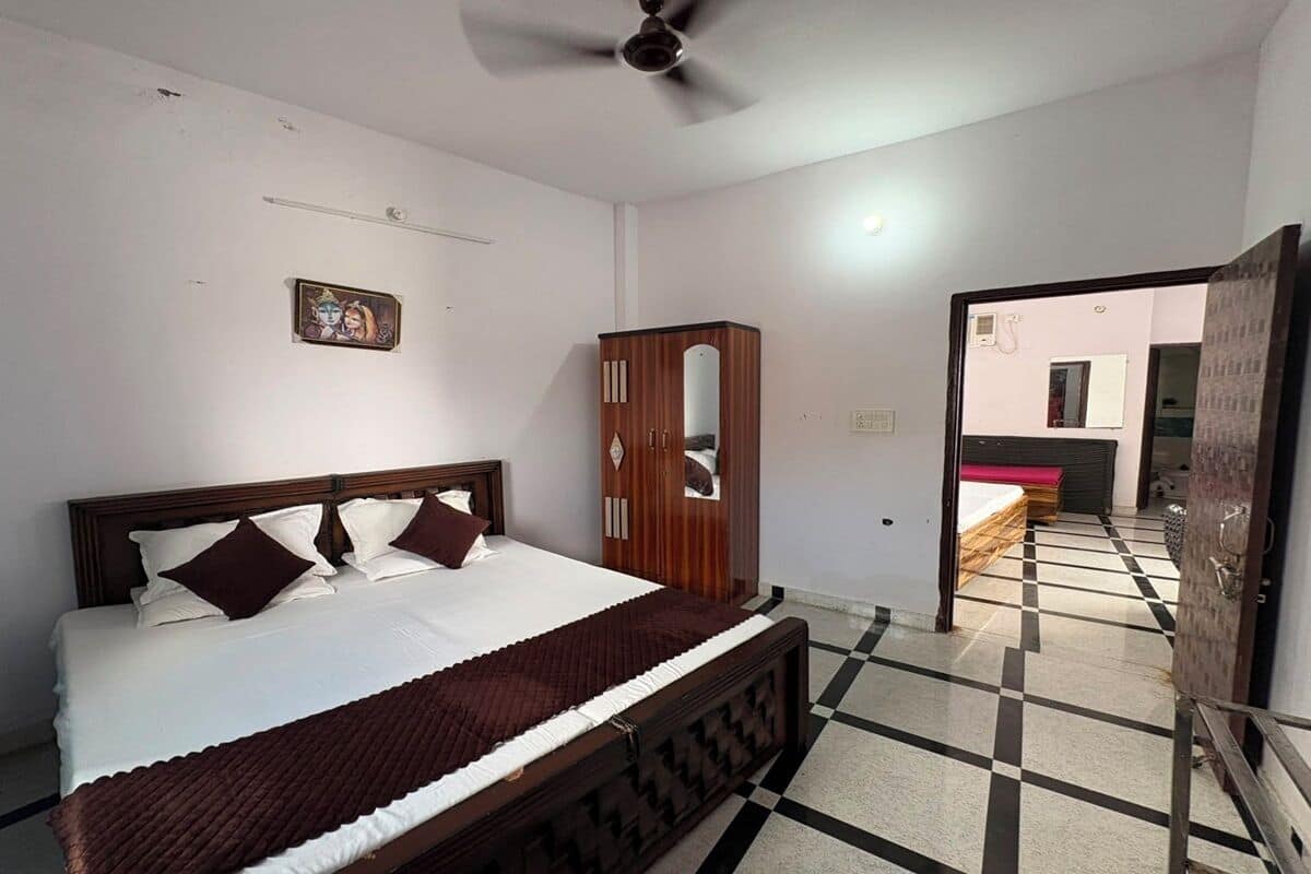 Five Bed Deluxe Room | Insonorización y wifi gratis