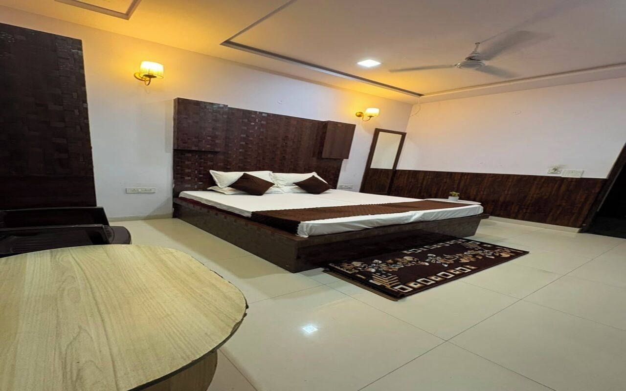 Double Bed Deluxe Room | Soundproofing, free WiFi