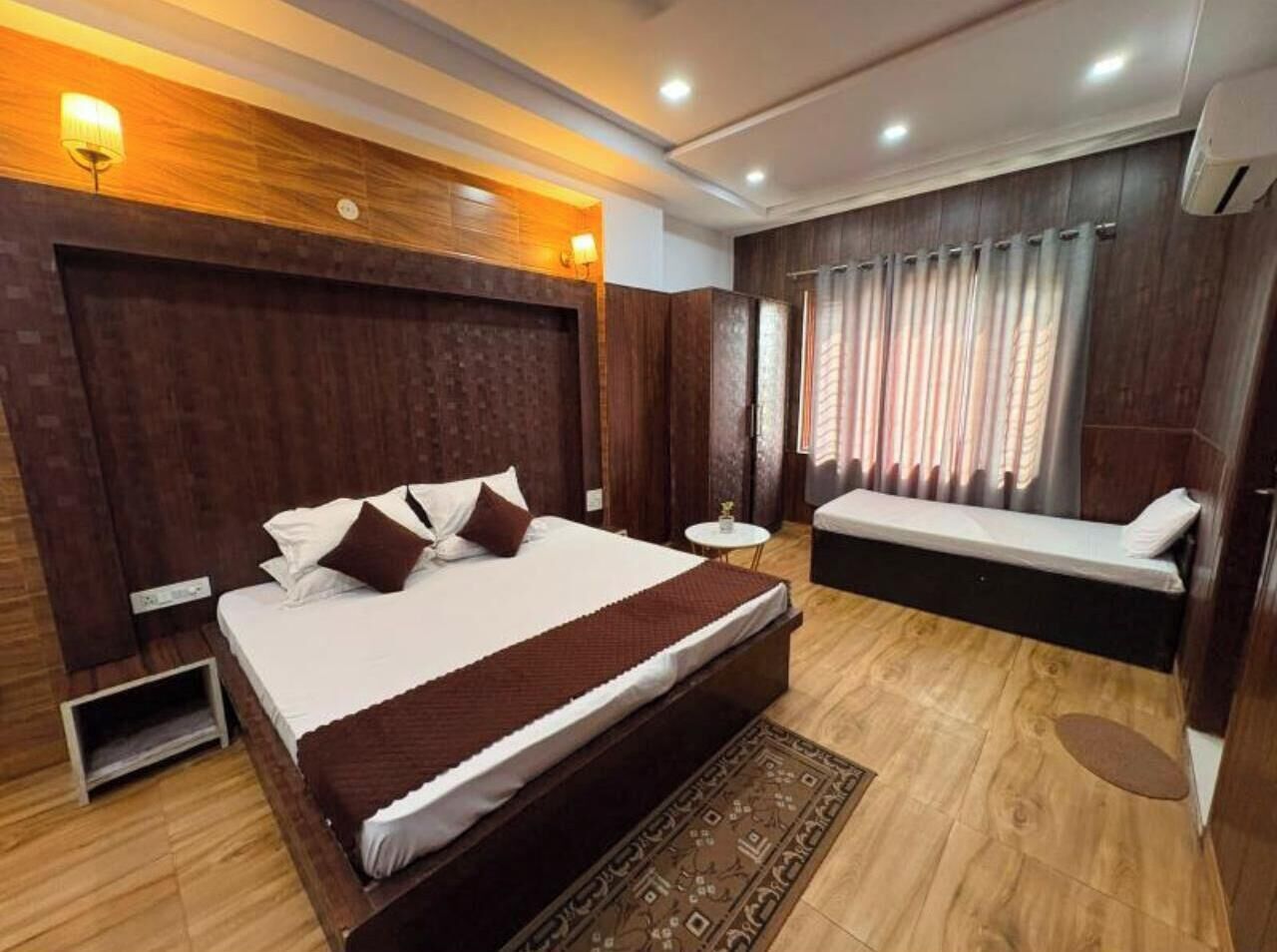 Deluxe Triple Room | Free WiFi