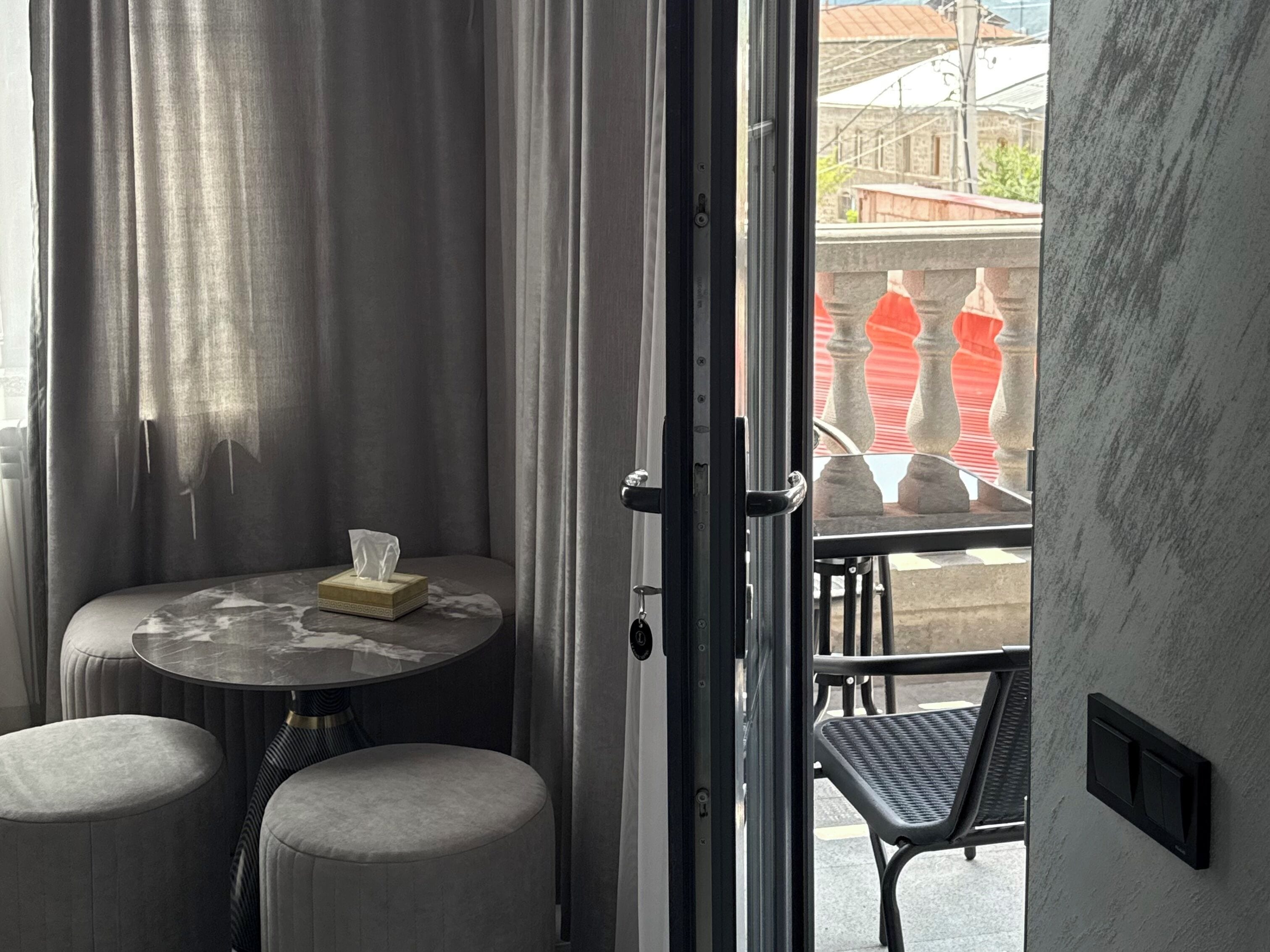 Deluxe Triple Room, Balcony | Interior