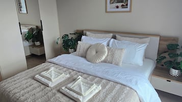 2 bedrooms, iron/ironing board, WiFi (free), bed sheets
