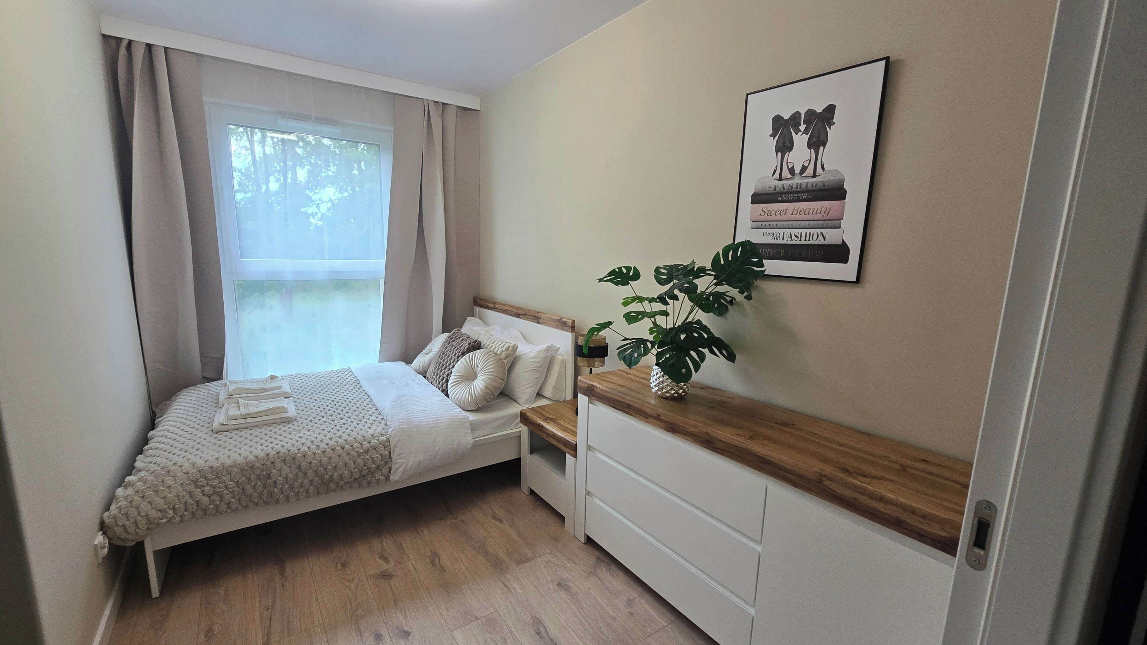 2 bedrooms, iron/ironing board, WiFi (free), bed sheets