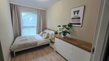 2 bedrooms, iron/ironing board, WiFi (free), bed sheets
