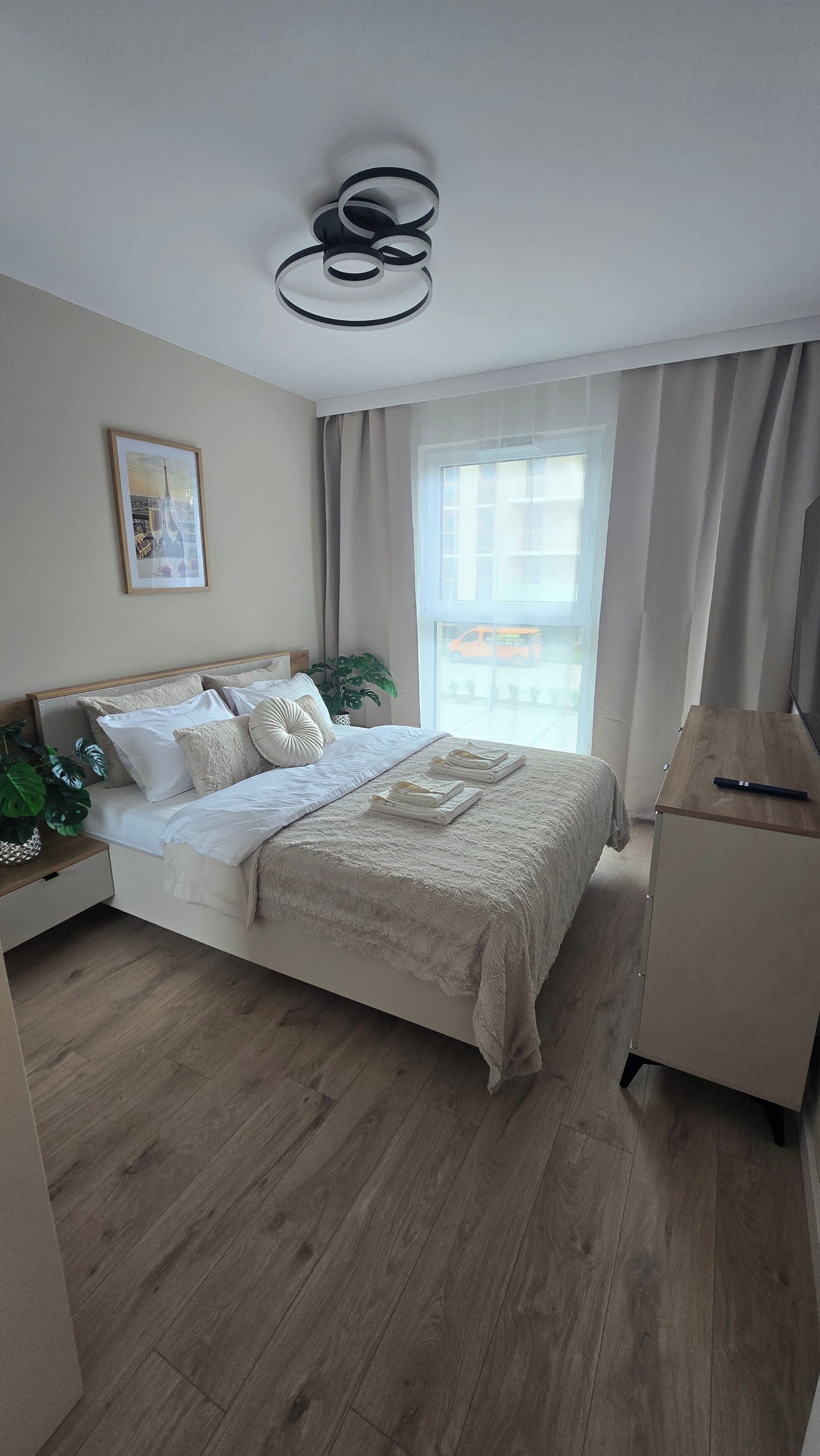 2 bedrooms, iron/ironing board, WiFi (free), bed sheets