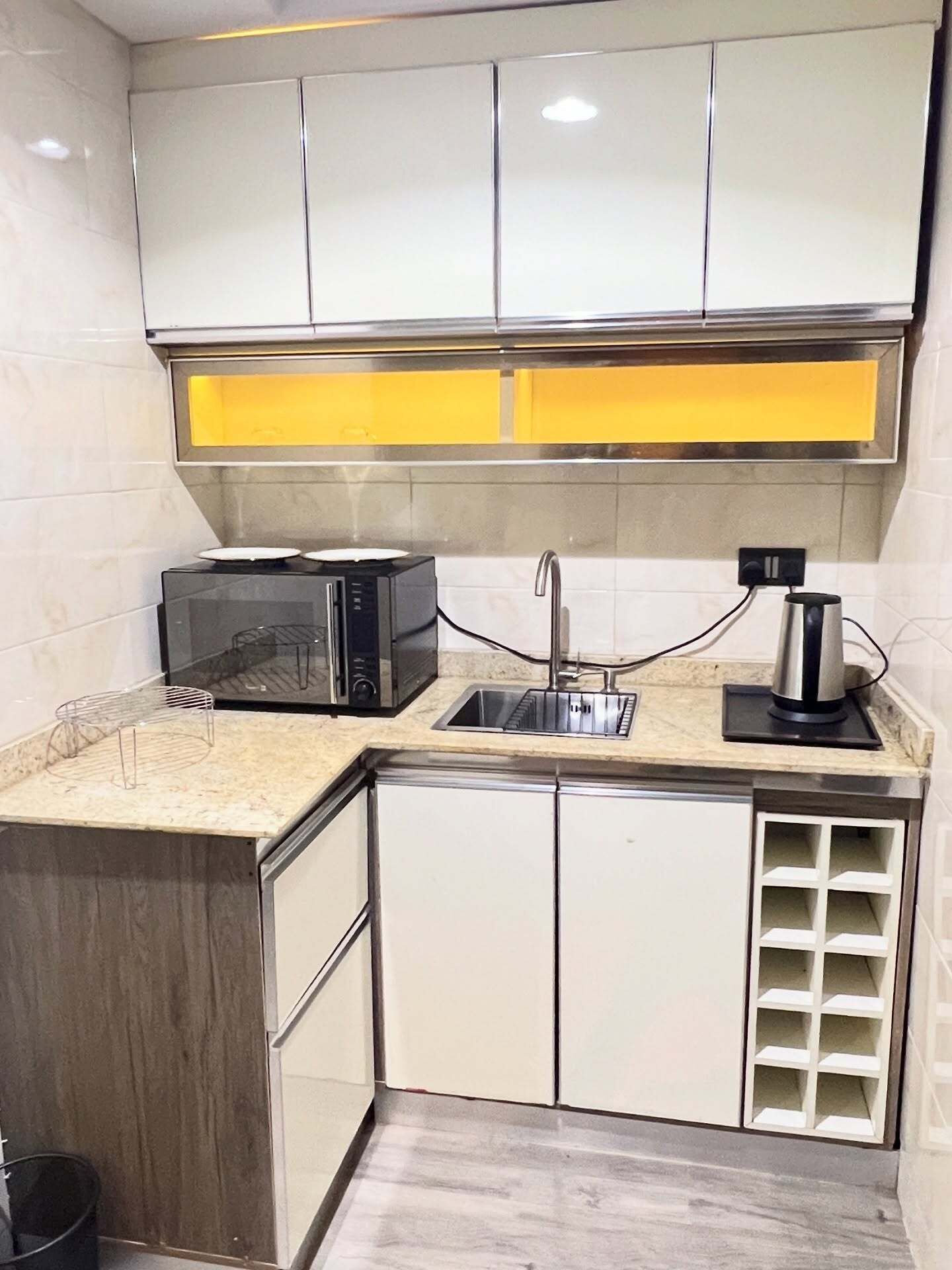 Refrigerador, microondas, horno, placa de cocina