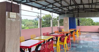 Lovely 7-bedroom building with AC in enjoyable Yelagiri