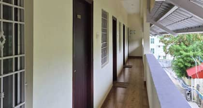 Lovely 7-bedroom building with AC in enjoyable Yelagiri