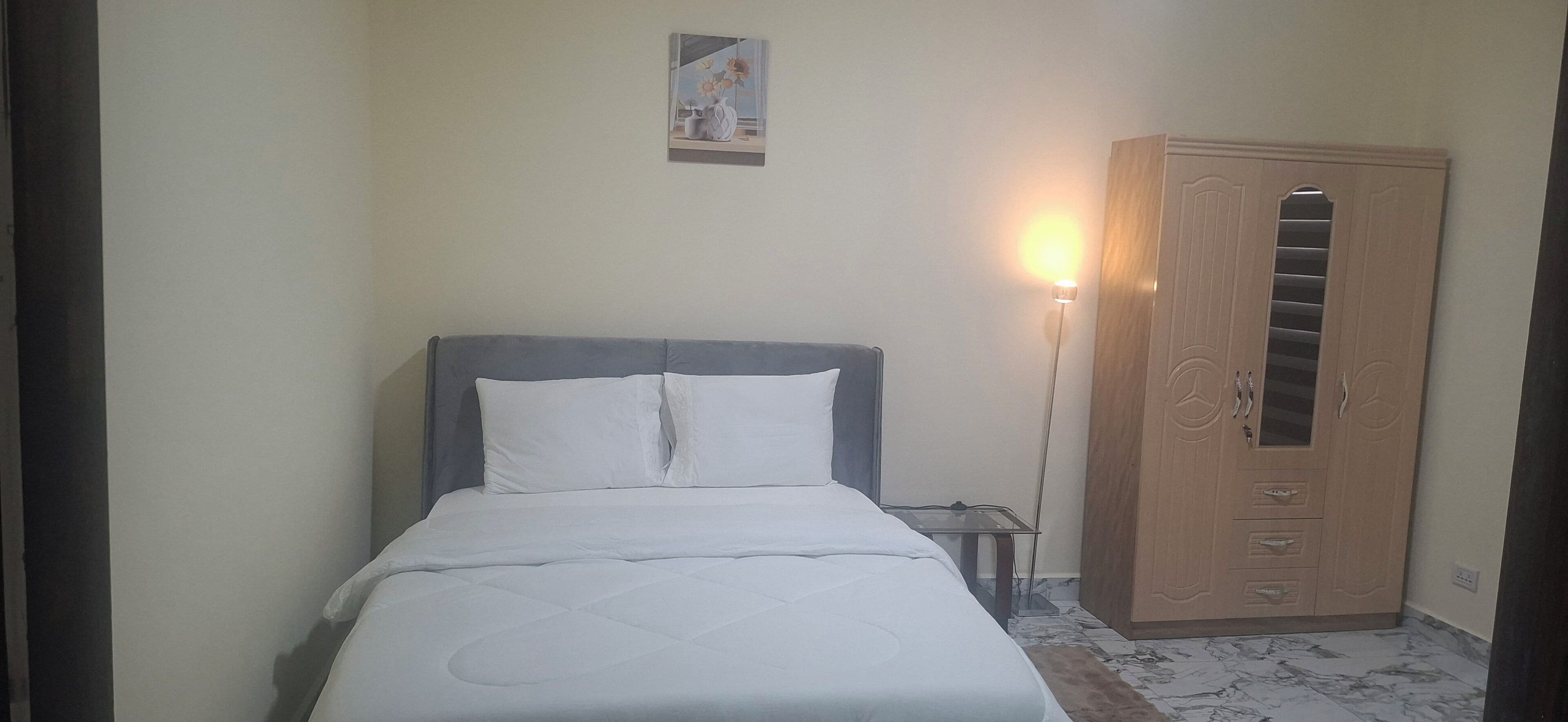 Comfort-Apartment, Balkon, Stadtblick | Laptopgeeigneter Arbeitsplatz, Bügeleisen/Bügelbrett, kostenloses WLAN